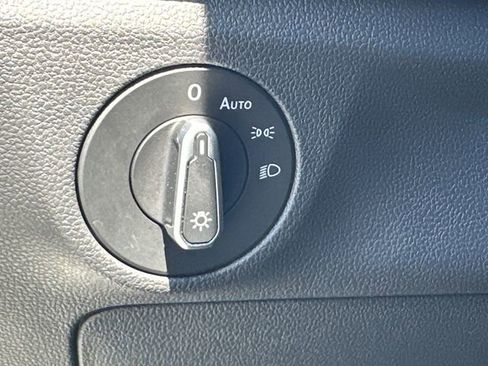 Used 2025 Volkswagen Jetta Sport image 24