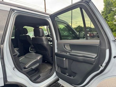 Used 2025 Ford Expedition Tremor AWD/4WD image 18