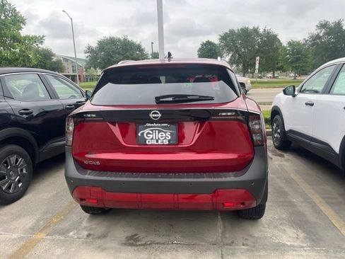 Used 2026 Nissan Kicks SV FWD image 5
