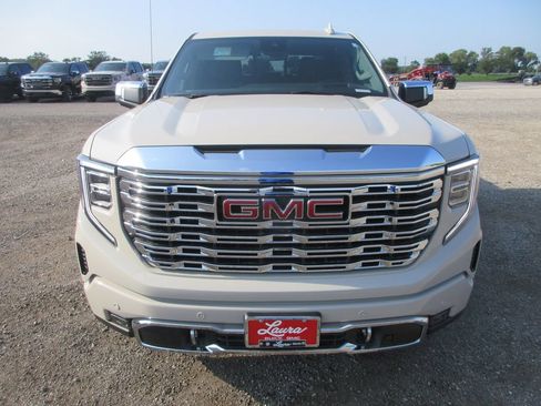 New 2026 GMC Sierra 1500 Denali w/ Denali Reserve Package AWD/4WD image 13