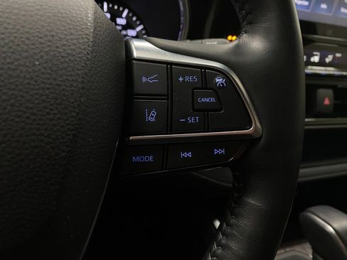 Used 2021 Toyota Highlander Limited image 20