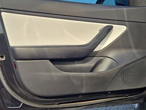 Used 2018 Tesla Model 3 Performance image 21