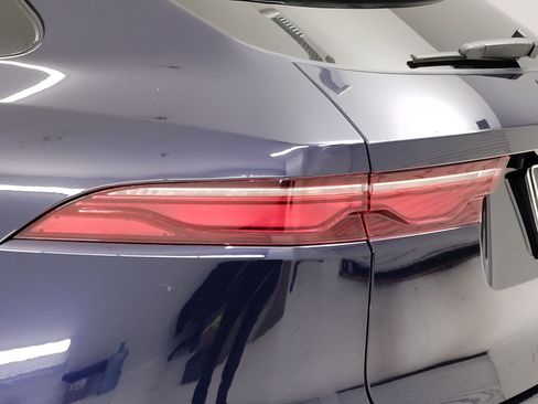 Used 2024 Jaguar F-PACE R-Dynamic S image 8