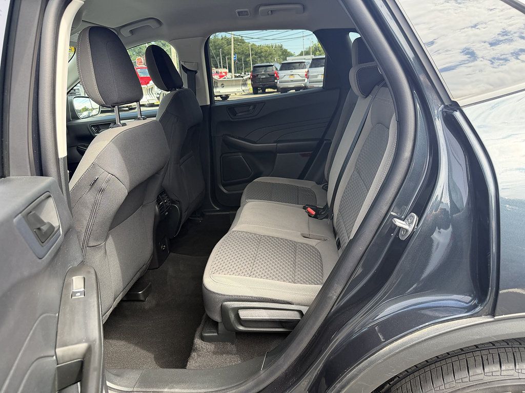 Certified 2022 Ford Escape SE w/ Cold Weather Package AWD/4WD image 12