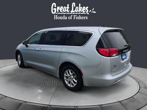 Used 2023 Chrysler Voyager LX FWD image 3