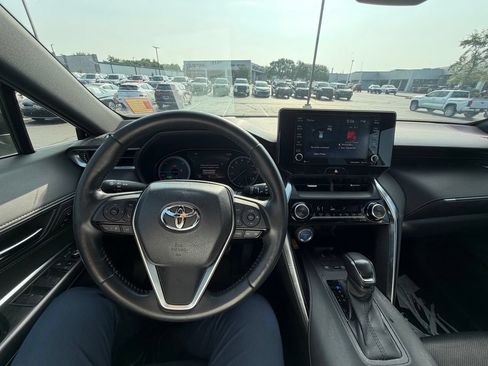 Used 2021 Toyota Venza XLE w/ Softex Package AWD/4WD image 13