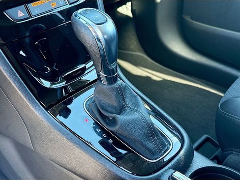 Used 2022 Buick Encore Preferred w/ Safety Package image 17