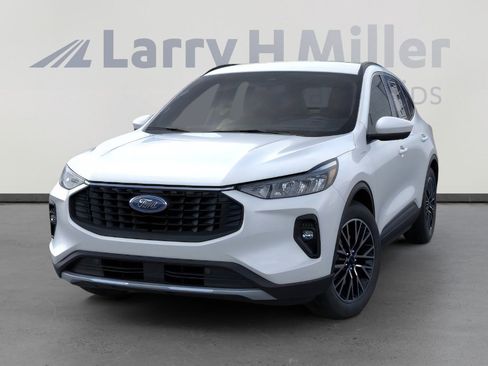 New 2025 Ford Escape PHEV w/ Class II Trailer Tow Package image 2