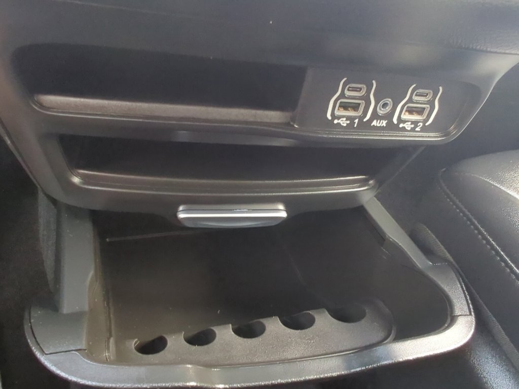 Used 2025 Chrysler Pacifica Select FWD image 26