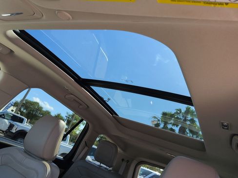 Certified 2023 Lincoln Aviator Reserve RWD image 20