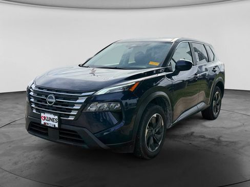 Used 2025 Nissan Rogue SV AWD/4WD image 4
