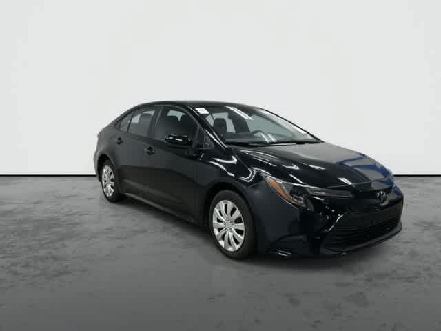 Used 2026 Toyota Corolla LE FWD image 5