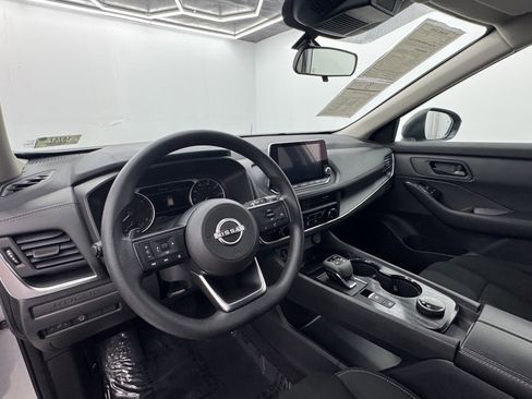 Used 2024 Nissan Rogue S image 16