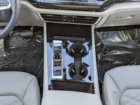 New 2026 Volkswagen Atlas SE FWD image 20
