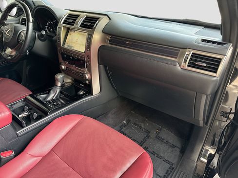 Used 2020 Lexus GX 460 Premium w/ Premium Package image 30