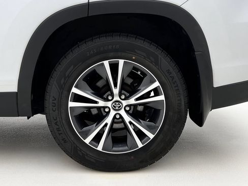 Used 2019 Toyota Highlander LE AWD/4WD image 27