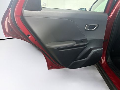 Used 2025 Kia K4 LXS image 27
