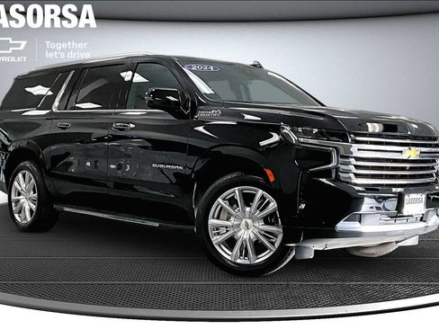 Certified 2024 Chevrolet Suburban High Country w/ Advanced Technology Package AWD/4WD image 11