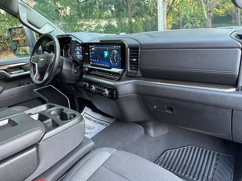 Used 2025 Chevrolet Silverado 2500 LT w/ Convenience Package AWD/4WD image 16