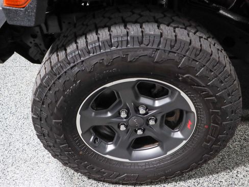 Used 2020 Jeep Gladiator Rubicon AWD/4WD image 11