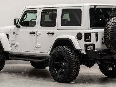 Used 2024 Jeep Wrangler Unlimited Sahara image 8