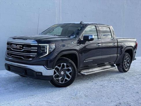 Used 2022 GMC Sierra 1500 SLT w/ SLT Convenience Package image 1