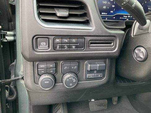 Certified 2024 Chevrolet Suburban Z71 w/ Luxury Package image 10