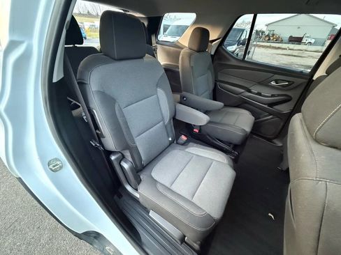 Used 2020 Chevrolet Traverse LT image 14