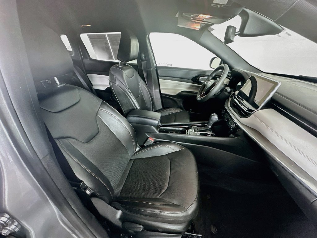 Certified 2023 Jeep Compass Limited AWD/4WD image 37