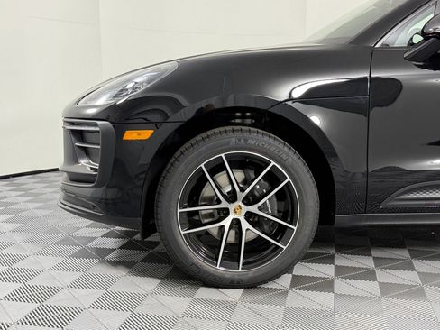 Certified 2026 Porsche Macan AWD/4WD image 13