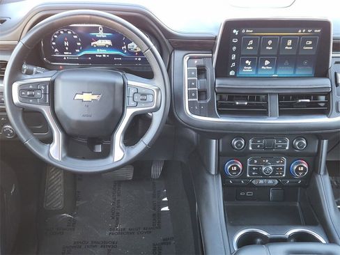 Used 2024 Chevrolet Suburban LT image 27