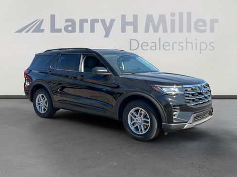 New 2026 Ford Explorer Active AWD/4WD image 7