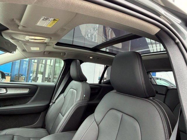 Used 2026 Volvo XC40 B5 Ultra w/ Climate Package AWD/4WD image 15