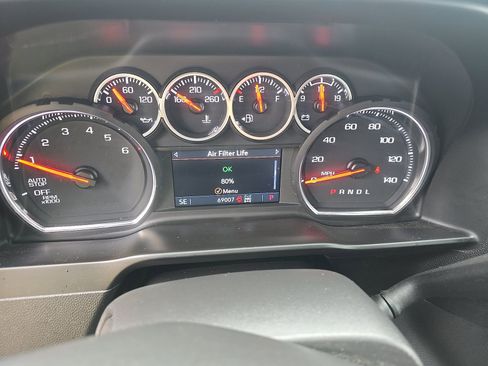 Used 2021 Chevrolet Silverado 1500 LT AWD/4WD image 7