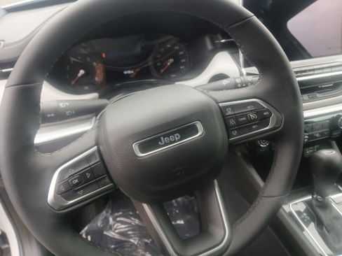 Used 2025 Jeep Compass Limited AWD/4WD image 15