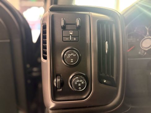 Used 2017 GMC Sierra 1500 SLT AWD/4WD image 26
