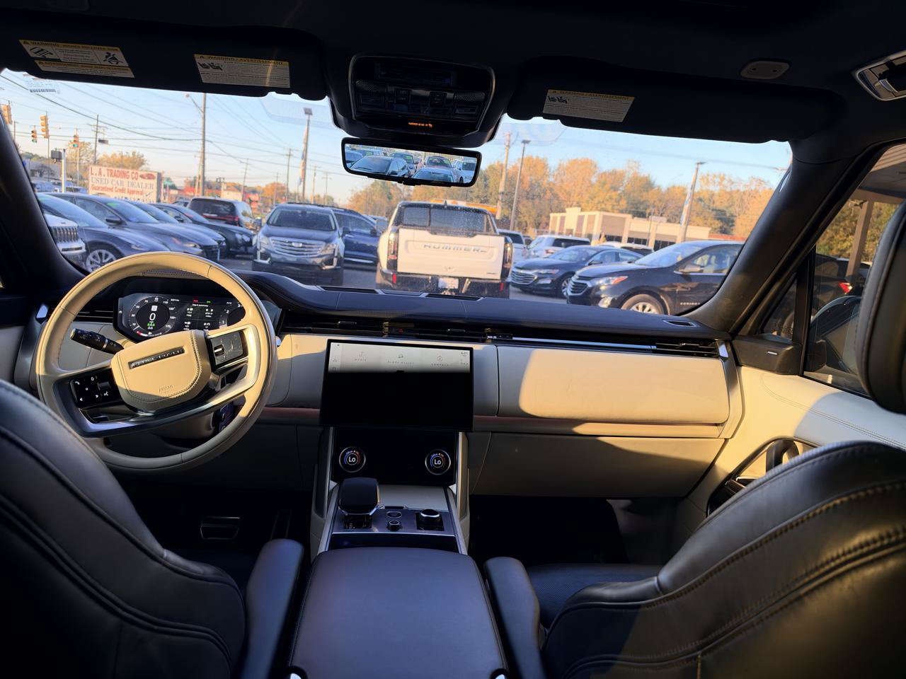 Used 2023 Land Rover Range Rover Long Wheelbase SE AWD/4WD image 18