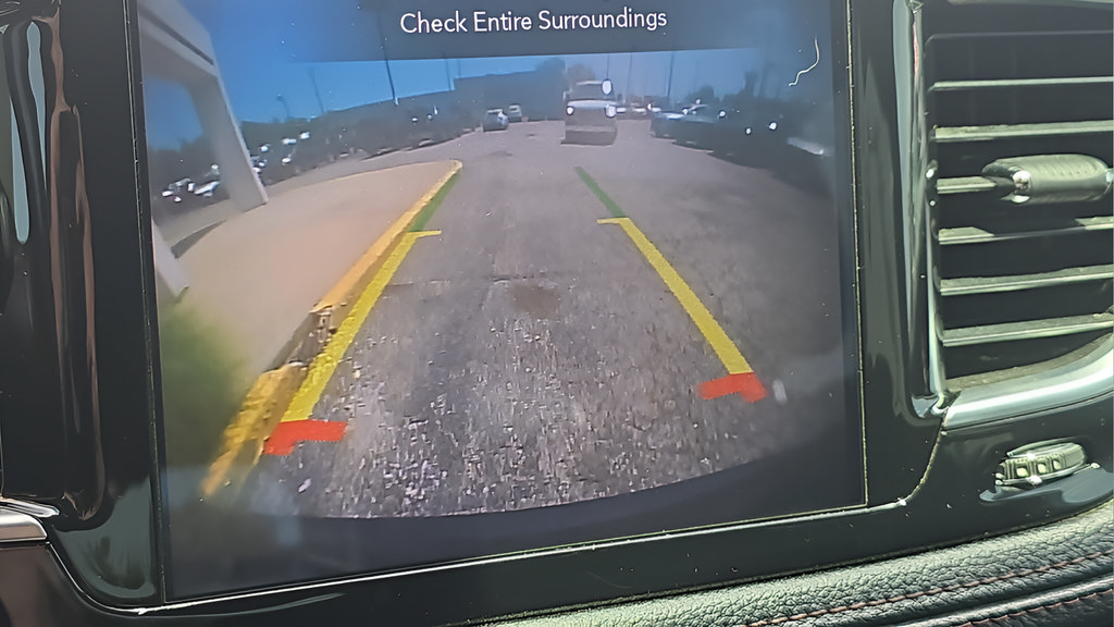 Used 2020 Chrysler Pacifica Limited FWD image 19