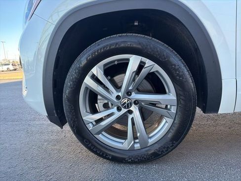 Used 2024 Volkswagen Atlas Cross Sport SEL R-Line image 12