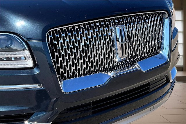 Used 2021 Lincoln Navigator L Reserve w/ Luxury Package AWD/4WD image 28