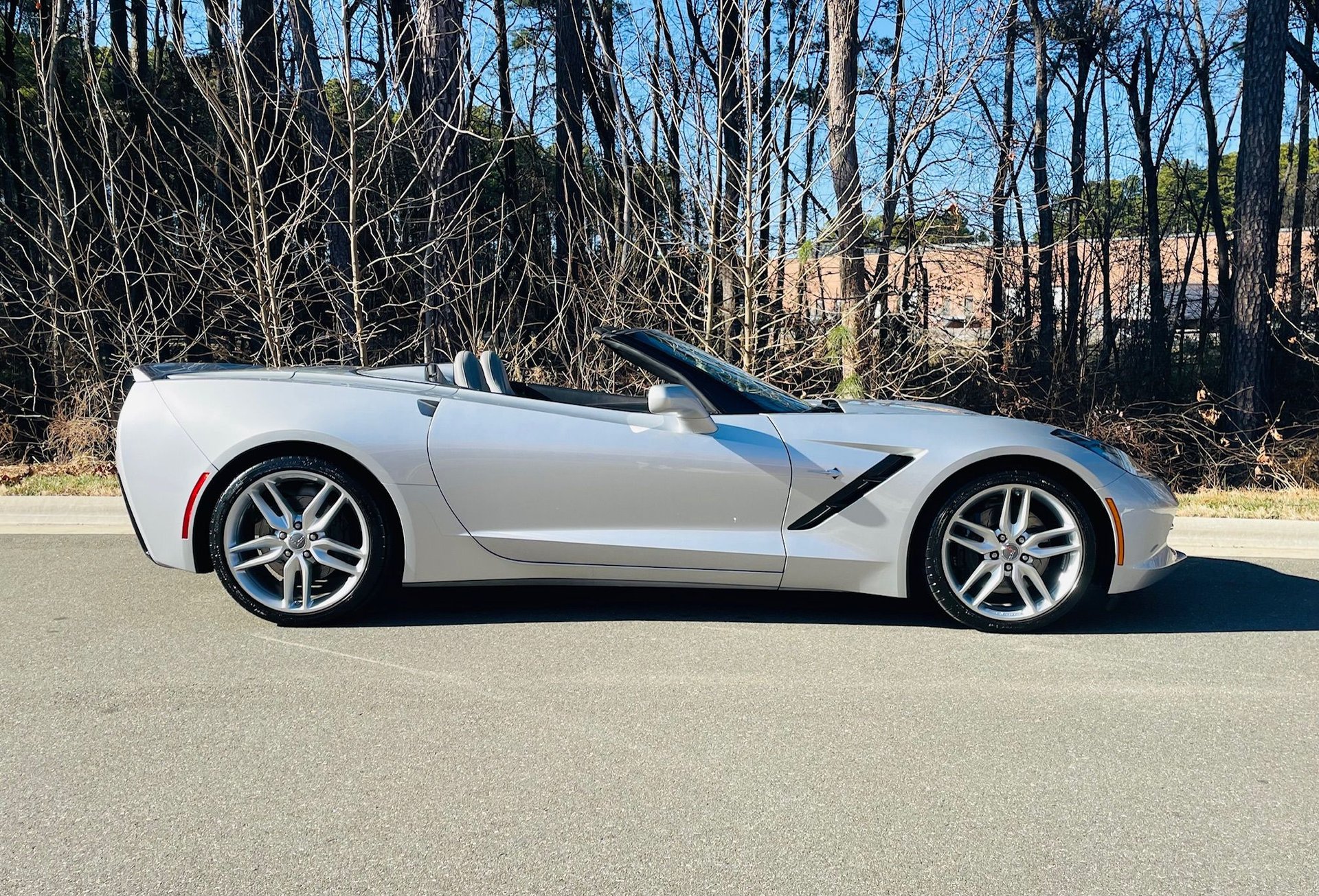 Used 2015 Chevrolet Corvette Stingray Convertible w/ 2LT Preferred Equipment Group RWD image 11