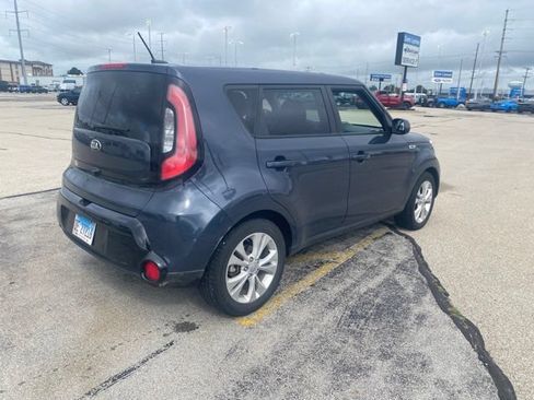 Used 2016 Kia Soul + FWD image 5