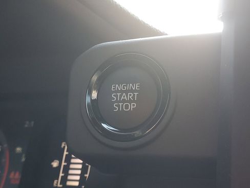 Used 2025 Toyota Tacoma SR image 28