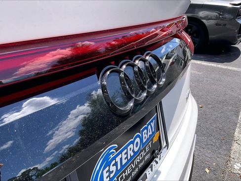 Used 2023 Audi Q8 Prestige AWD/4WD image 9