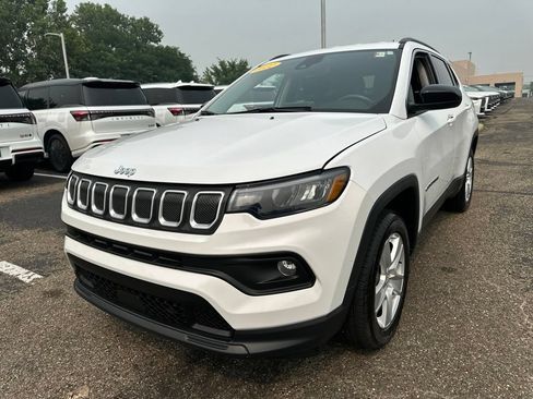 Used 2022 Jeep Compass Latitude w/ Convenience Group AWD/4WD image 1
