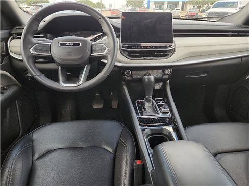 Used 2025 Jeep Compass Limited AWD/4WD image 10