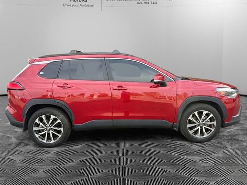 Used 2022 Toyota Corolla Cross XLE w/ Black Badges Package (TMS) image 4