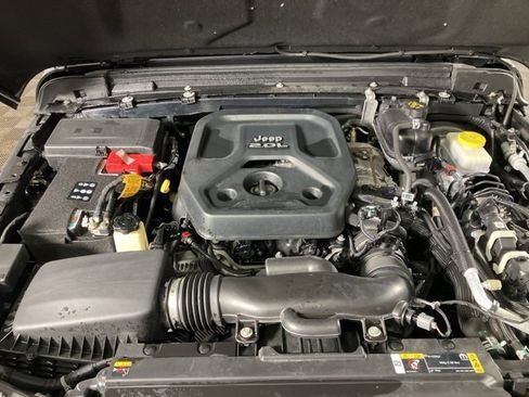 Used 2021 Jeep Wrangler Unlimited Sahara image 28