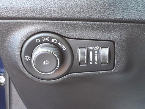 Used 2019 Jeep Compass Limited image 16