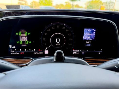 Used 2023 Cadillac Escalade Premium Luxury w/ Performance Package image 25